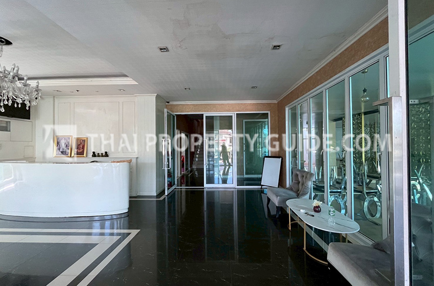 Apartment in Bangnatrad 